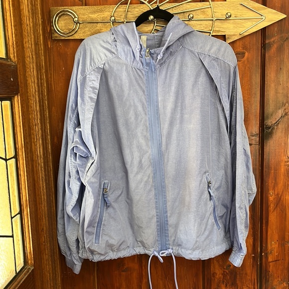 Athleta Expedition Hike Shell Lightweight Mesh Jacket in Periwinkle Size M - Picture 5 of 11